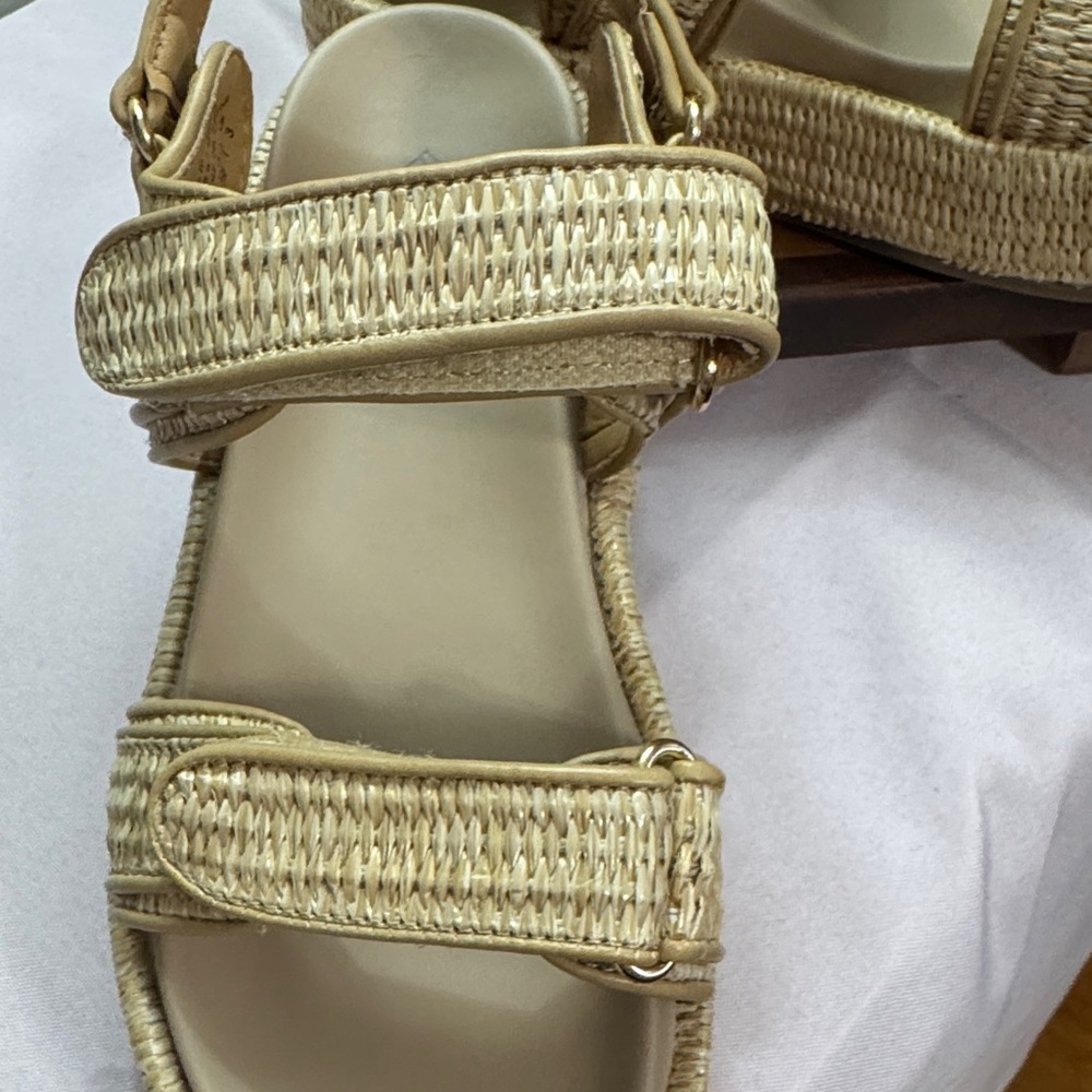 Call It Spring Mauii Wedge Sandals NIB - Picture 3 of 10